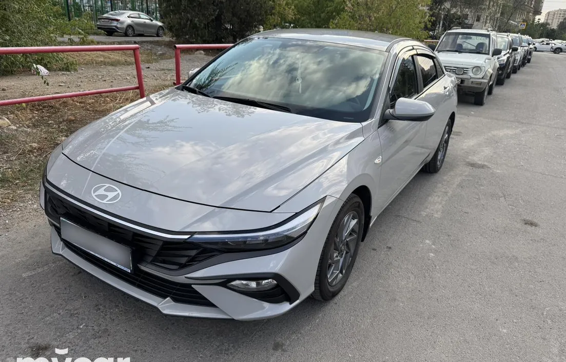 Hyundai Elantra 2024