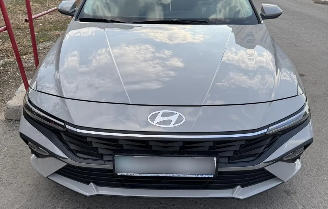 Hyundai Elantra 2024