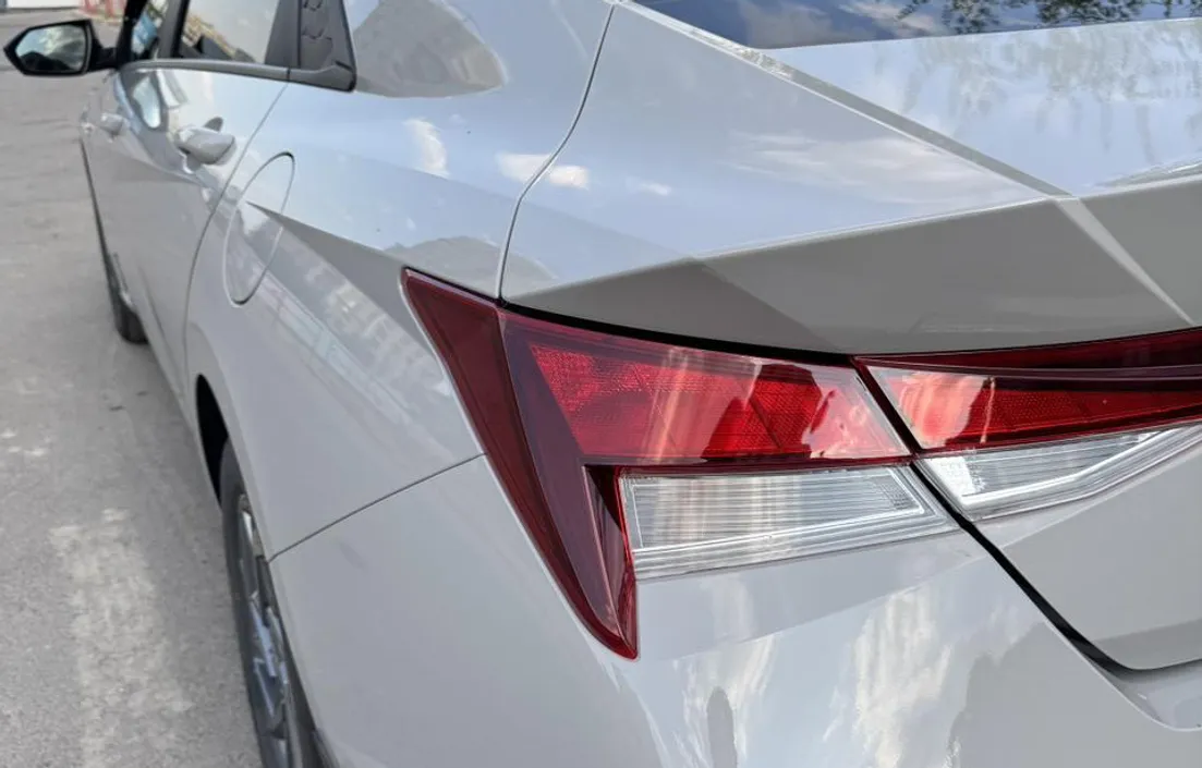 Hyundai Elantra 2024