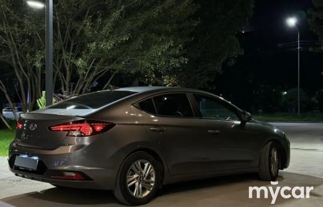 Hyundai Elantra 2019