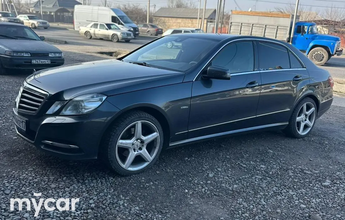 Mercedes-Benz E-Класс 2012