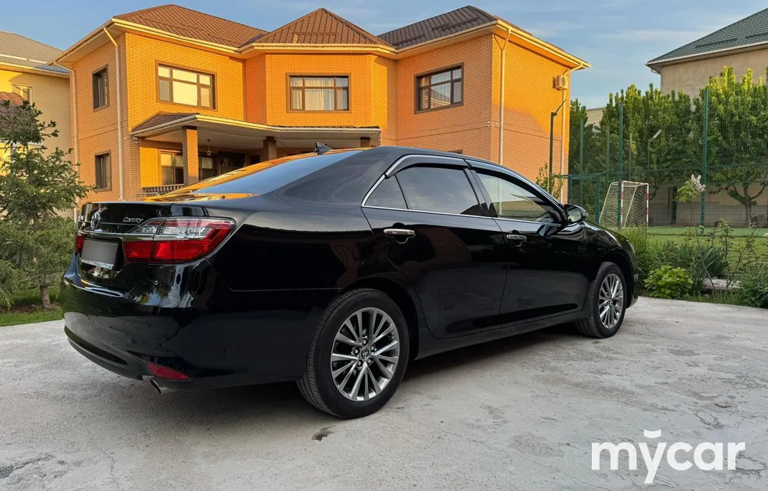 Toyota Camry 2017