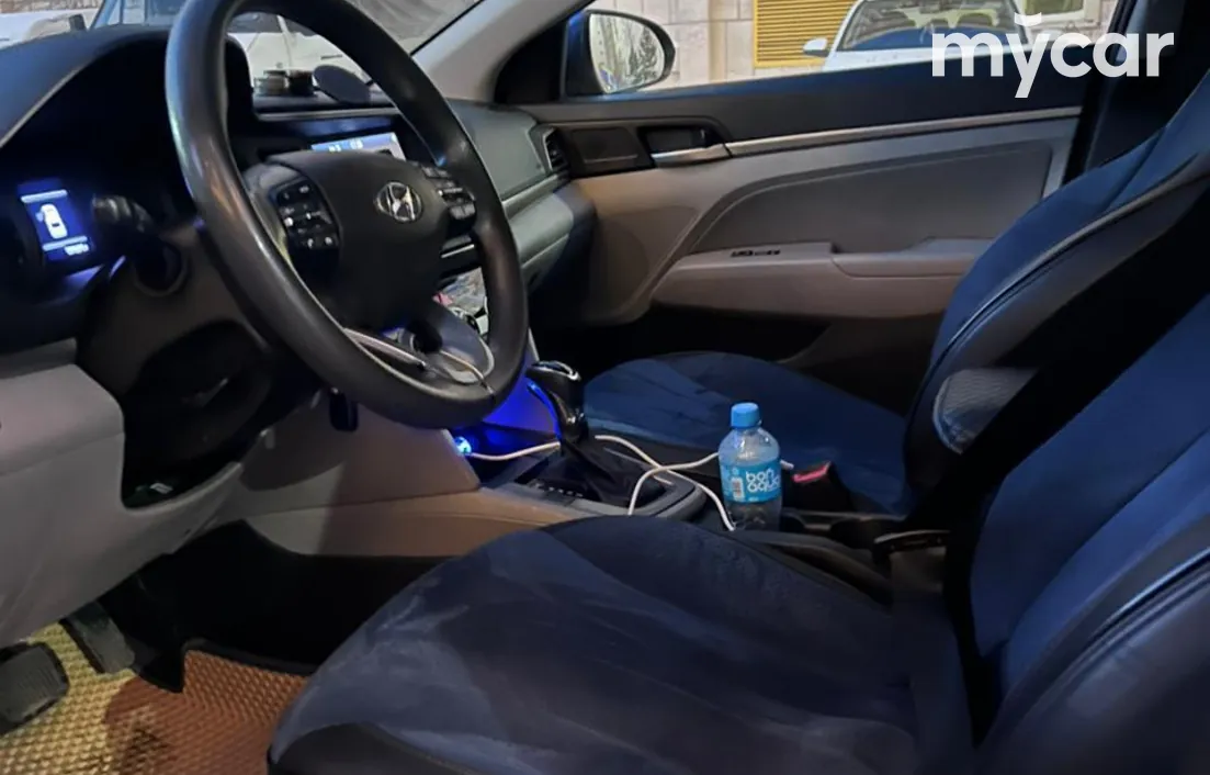 Hyundai Elantra 2018