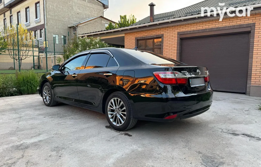 Toyota Camry 2017