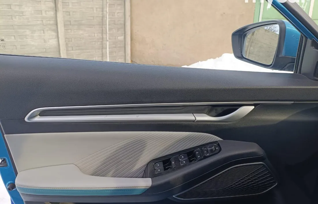 Geely Emgrand 2023