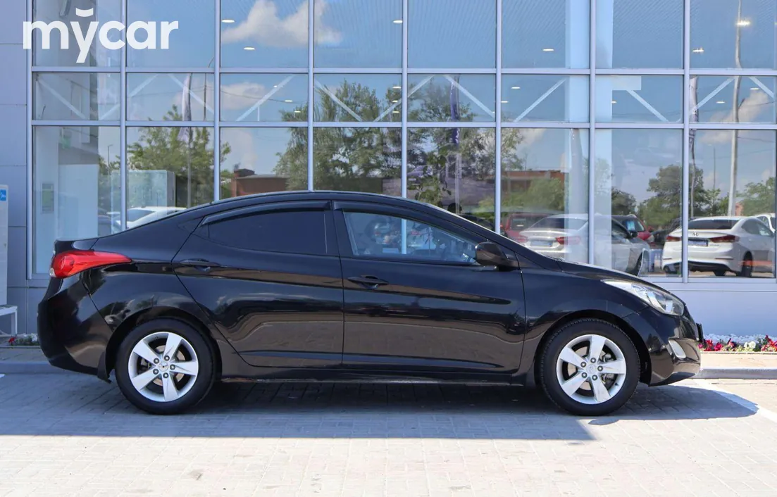 Hyundai Elantra 2012