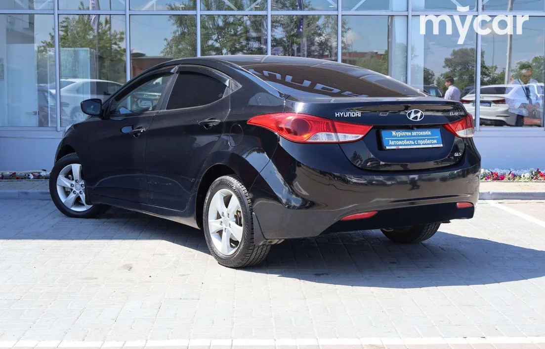 Hyundai Elantra 2012