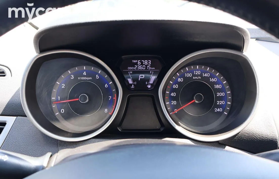 Hyundai Elantra 2012