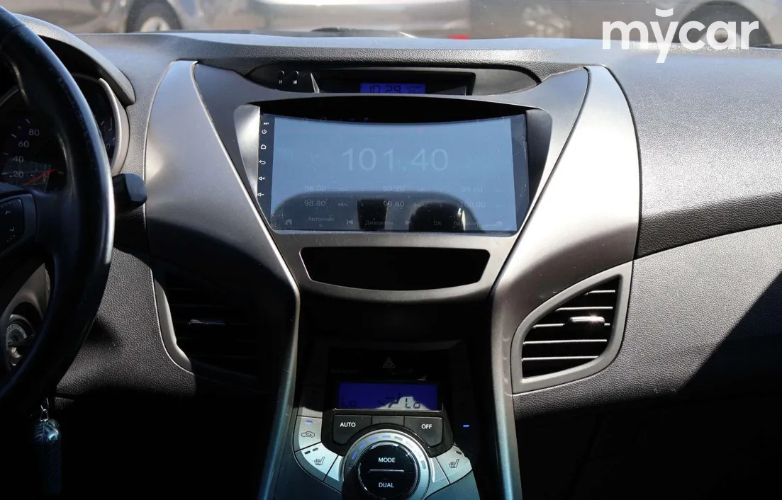 Hyundai Elantra 2012