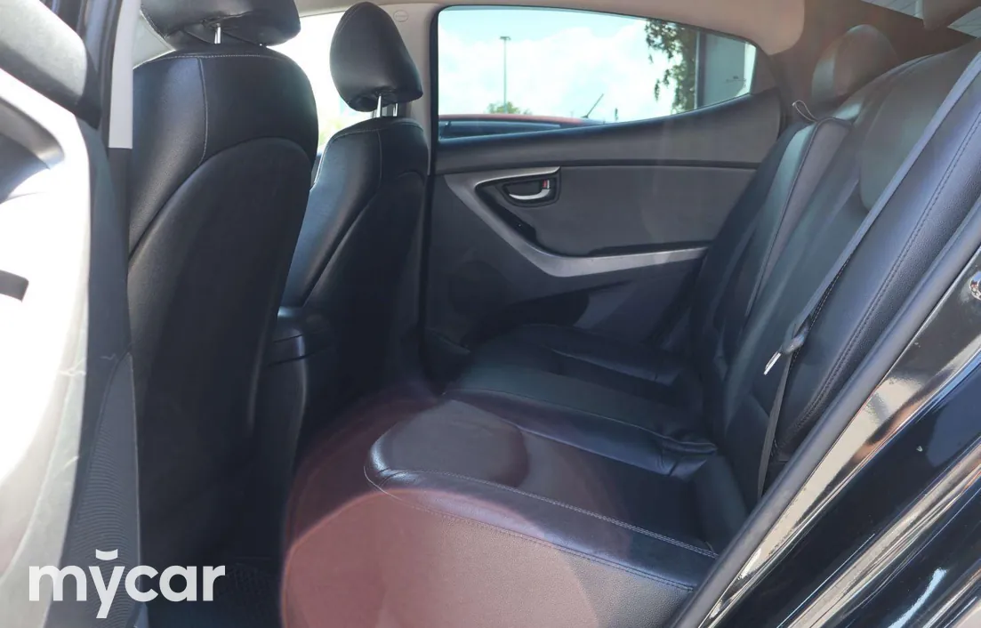 Hyundai Elantra 2012