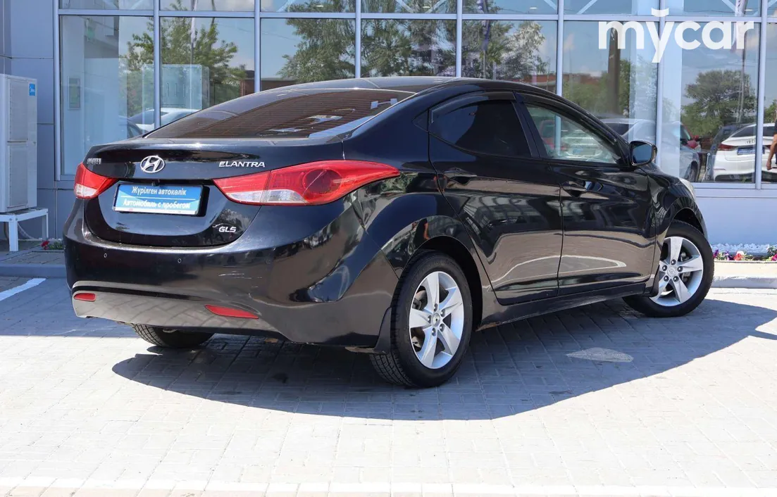 Hyundai Elantra 2012