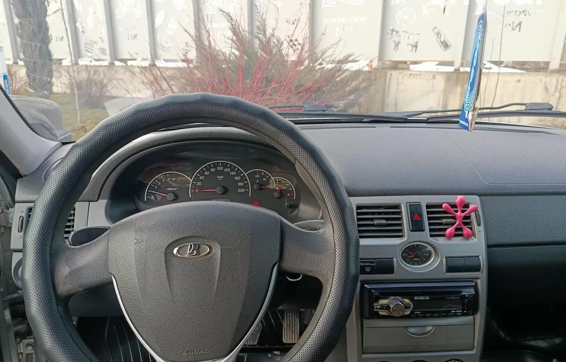 LADA Priora 2012