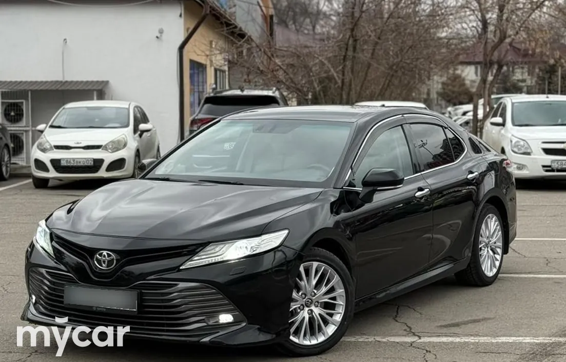 Toyota Camry 2019