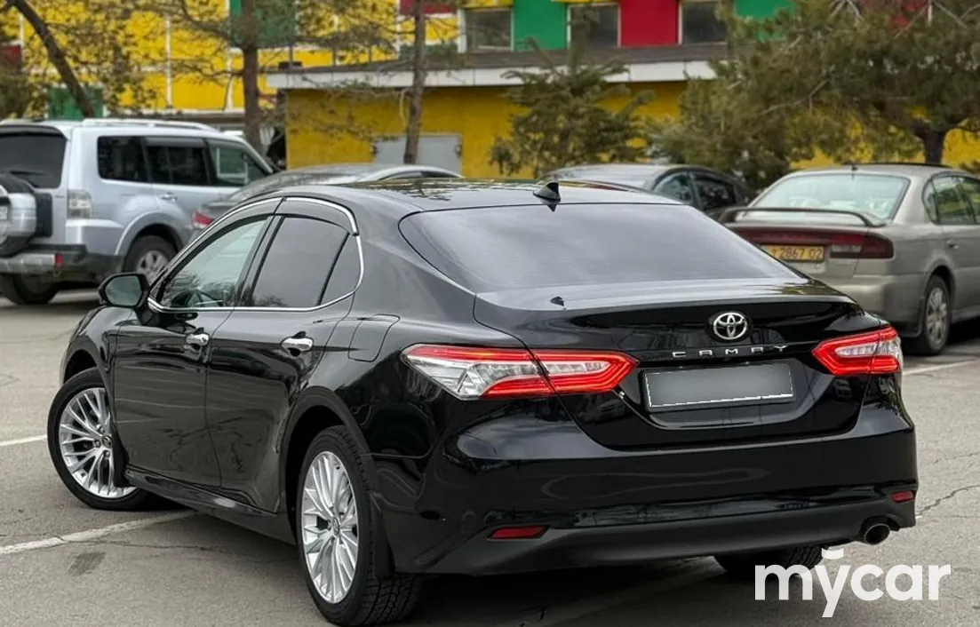 Toyota Camry 2019