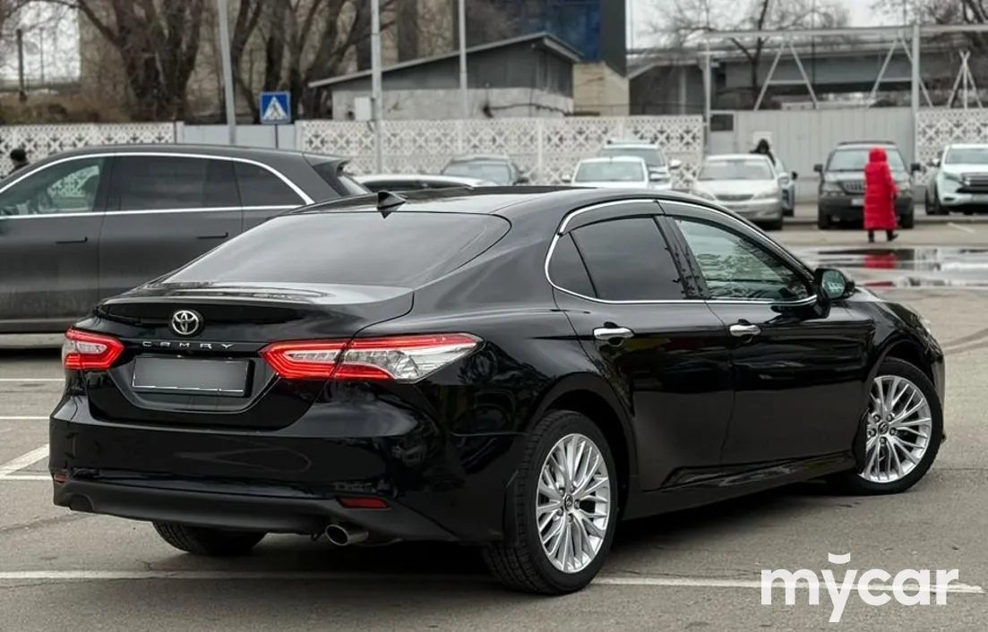 Toyota Camry 2019