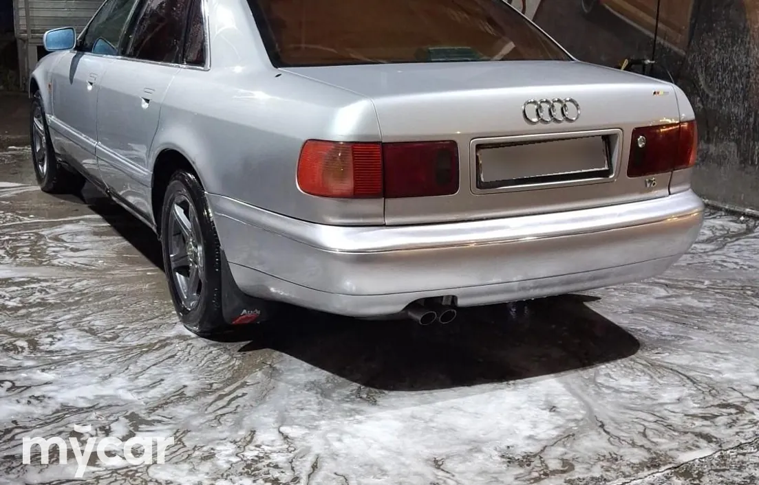 Audi A8 1995