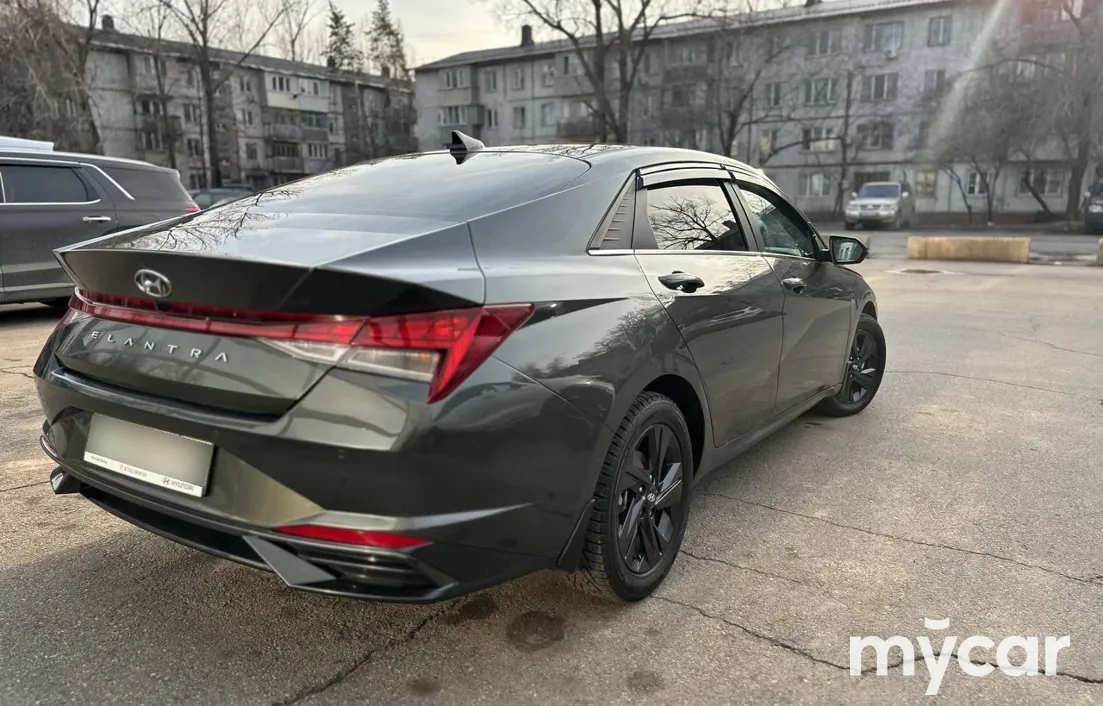 Hyundai Elantra 2023