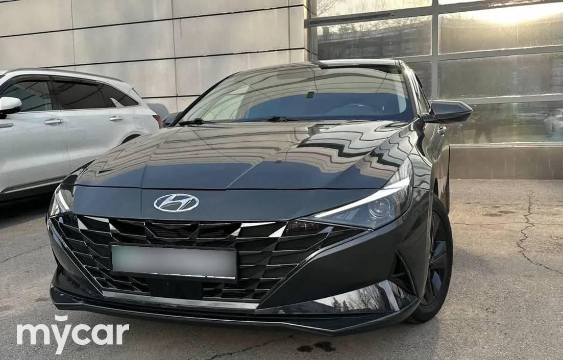 Hyundai Elantra 2023