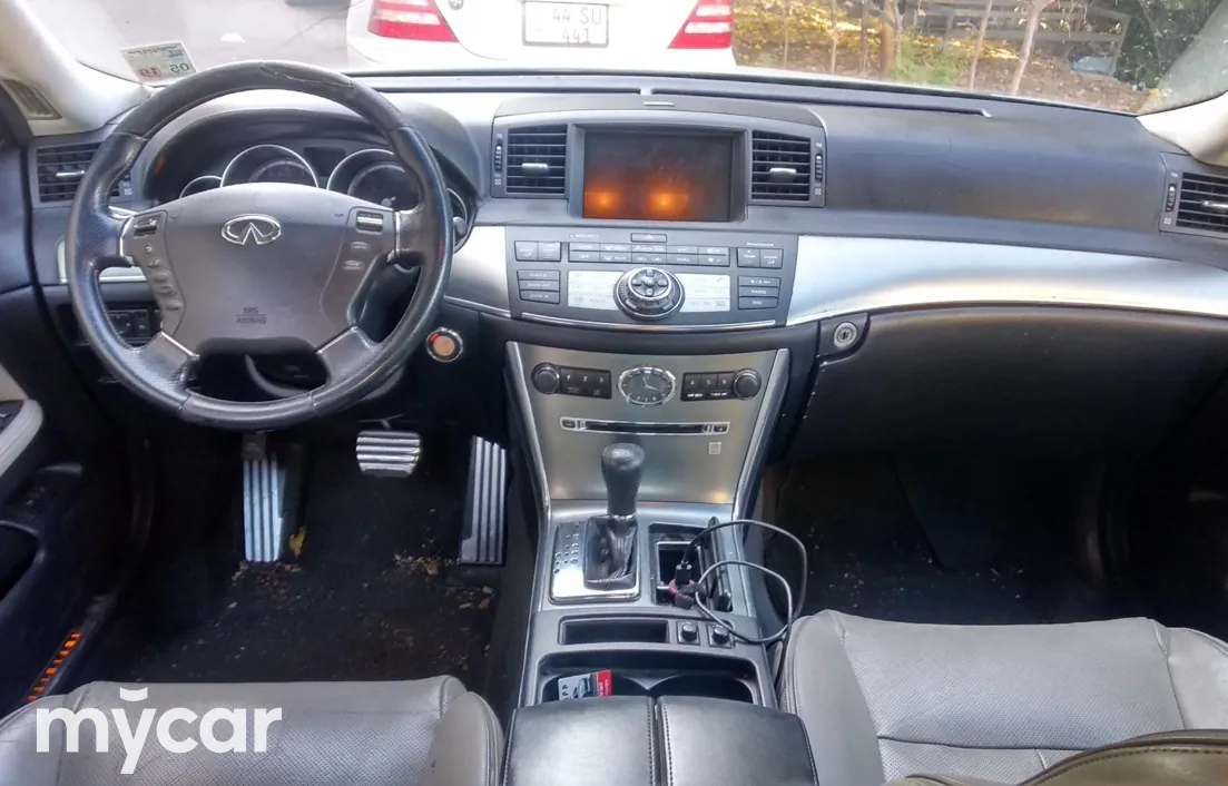 Infiniti M 2007