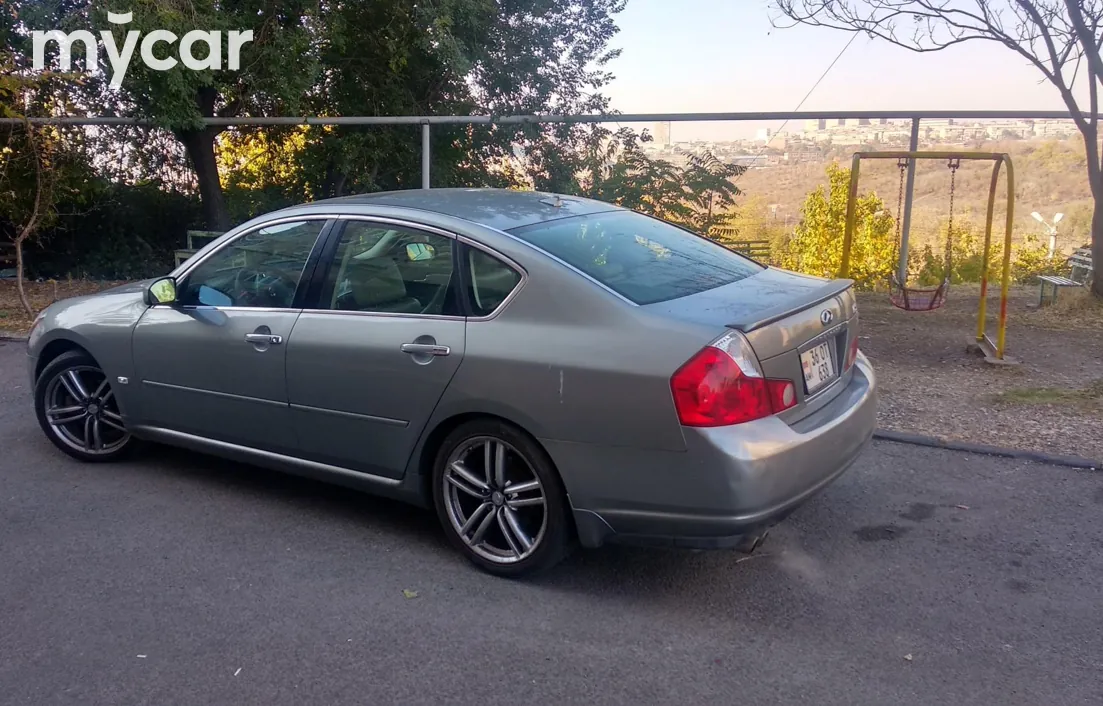 Infiniti M 2007
