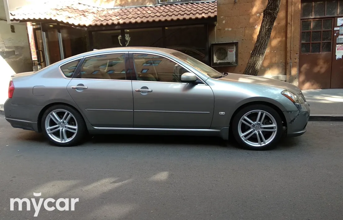 Infiniti M 2007