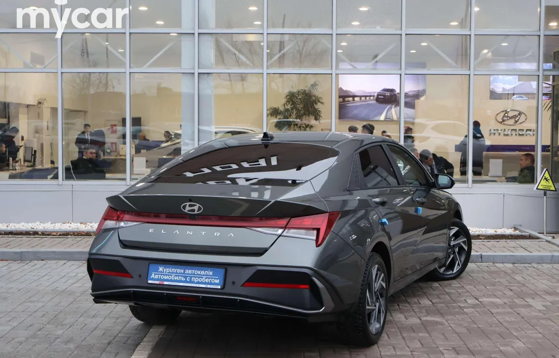 Hyundai Elantra 2024