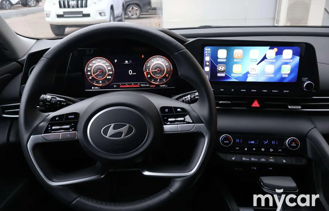 Hyundai Elantra 2024