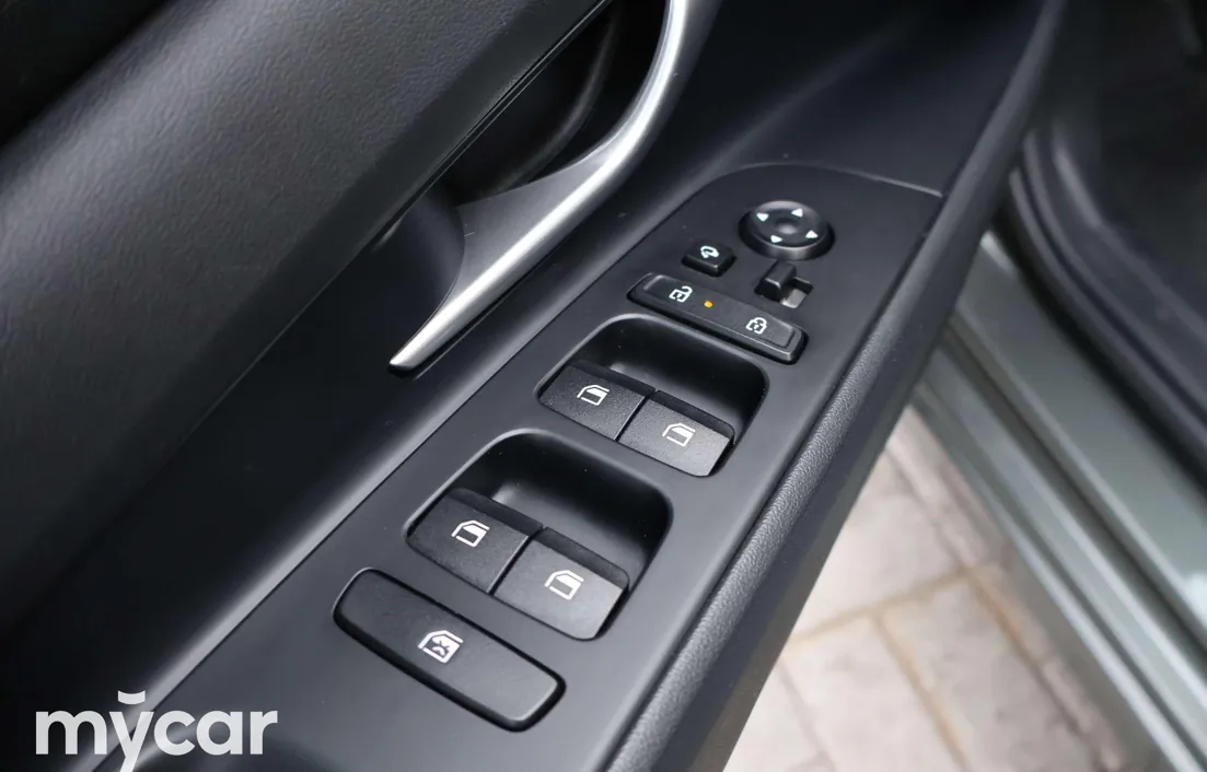 Hyundai Elantra 2024
