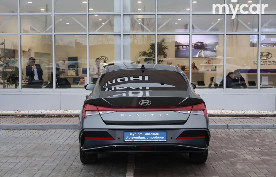 Hyundai Elantra 2024