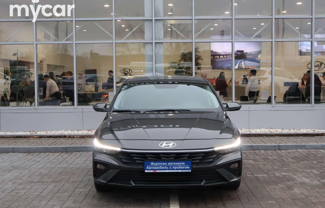 Hyundai Elantra 2024