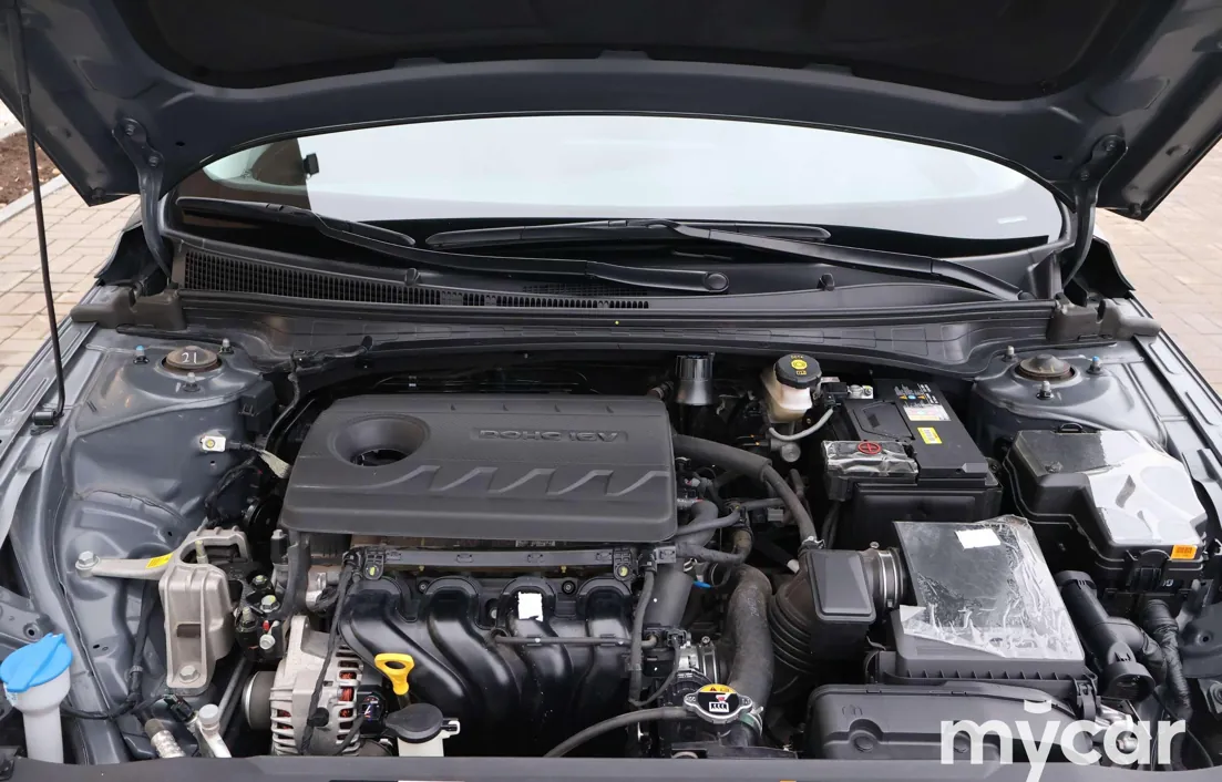 Hyundai Elantra 2024