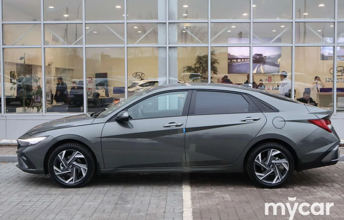 Hyundai Elantra 2024