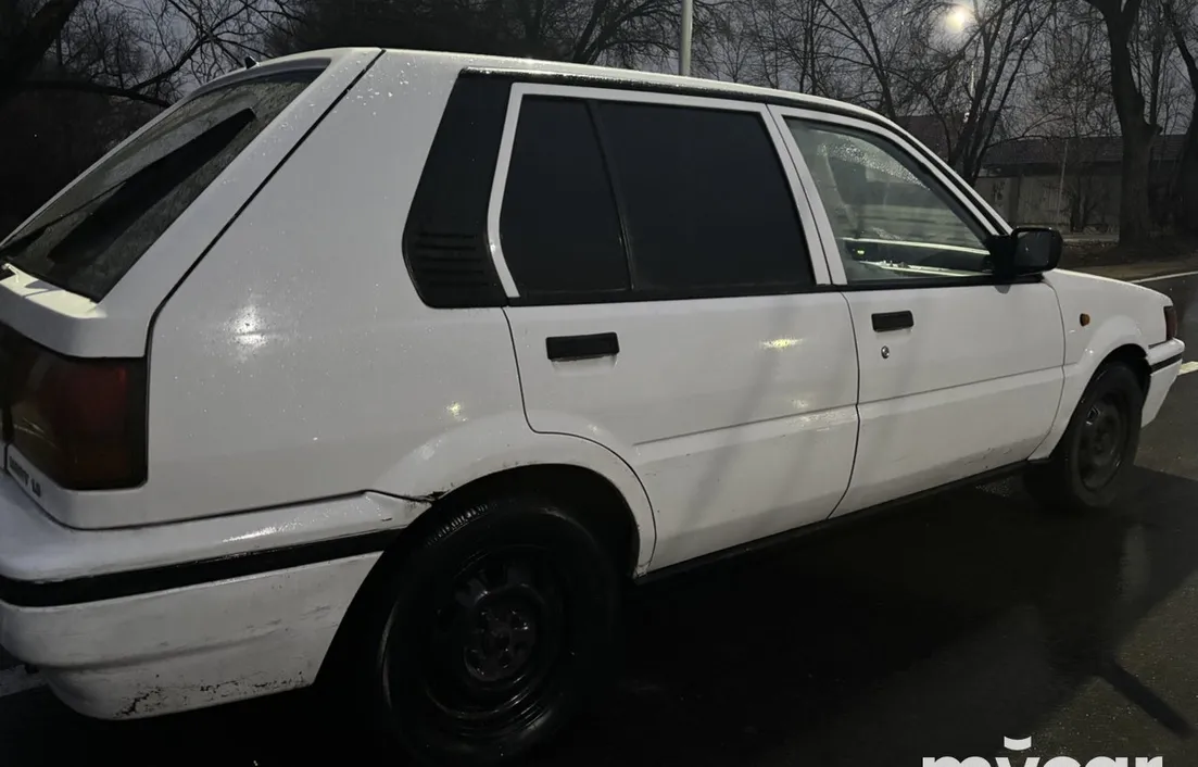 Nissan Sunny 1989