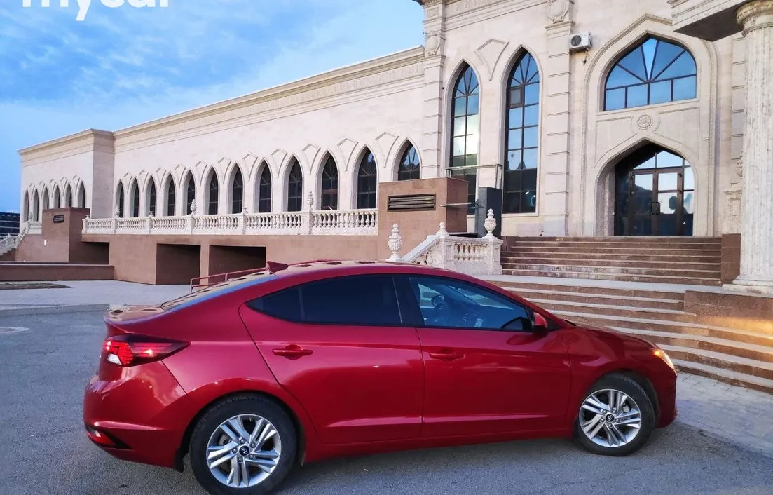 Hyundai Elantra 2019