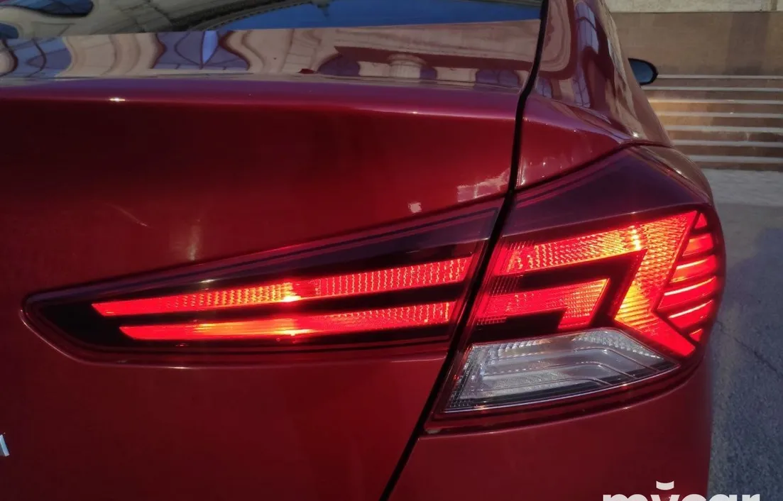 Hyundai Elantra 2019