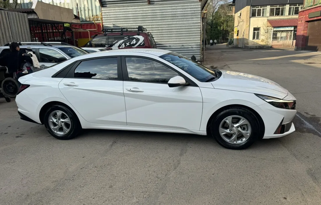 Hyundai Avante 2021