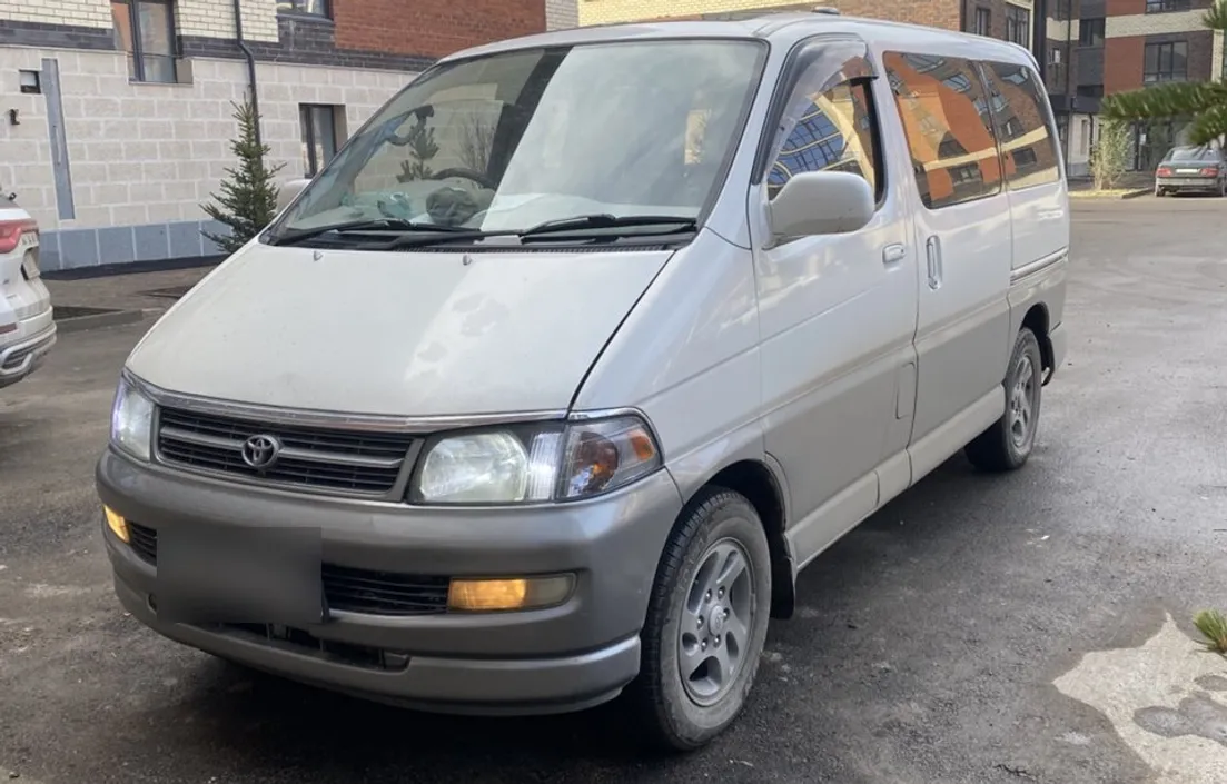 Toyota Regius 1997