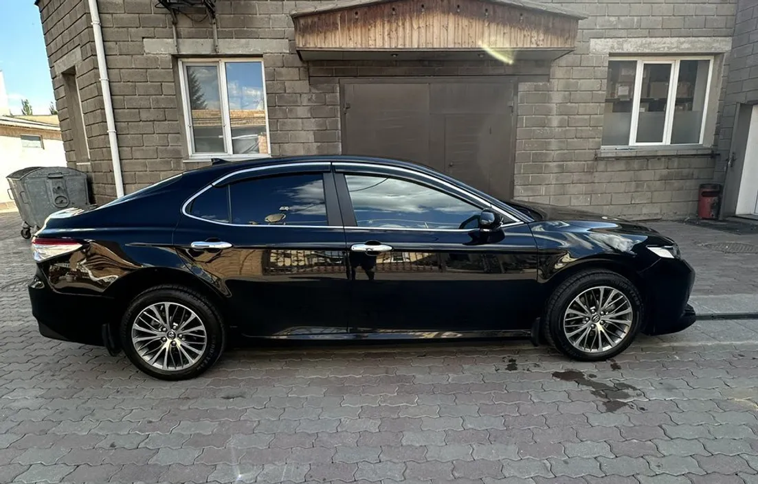Toyota Camry 2019
