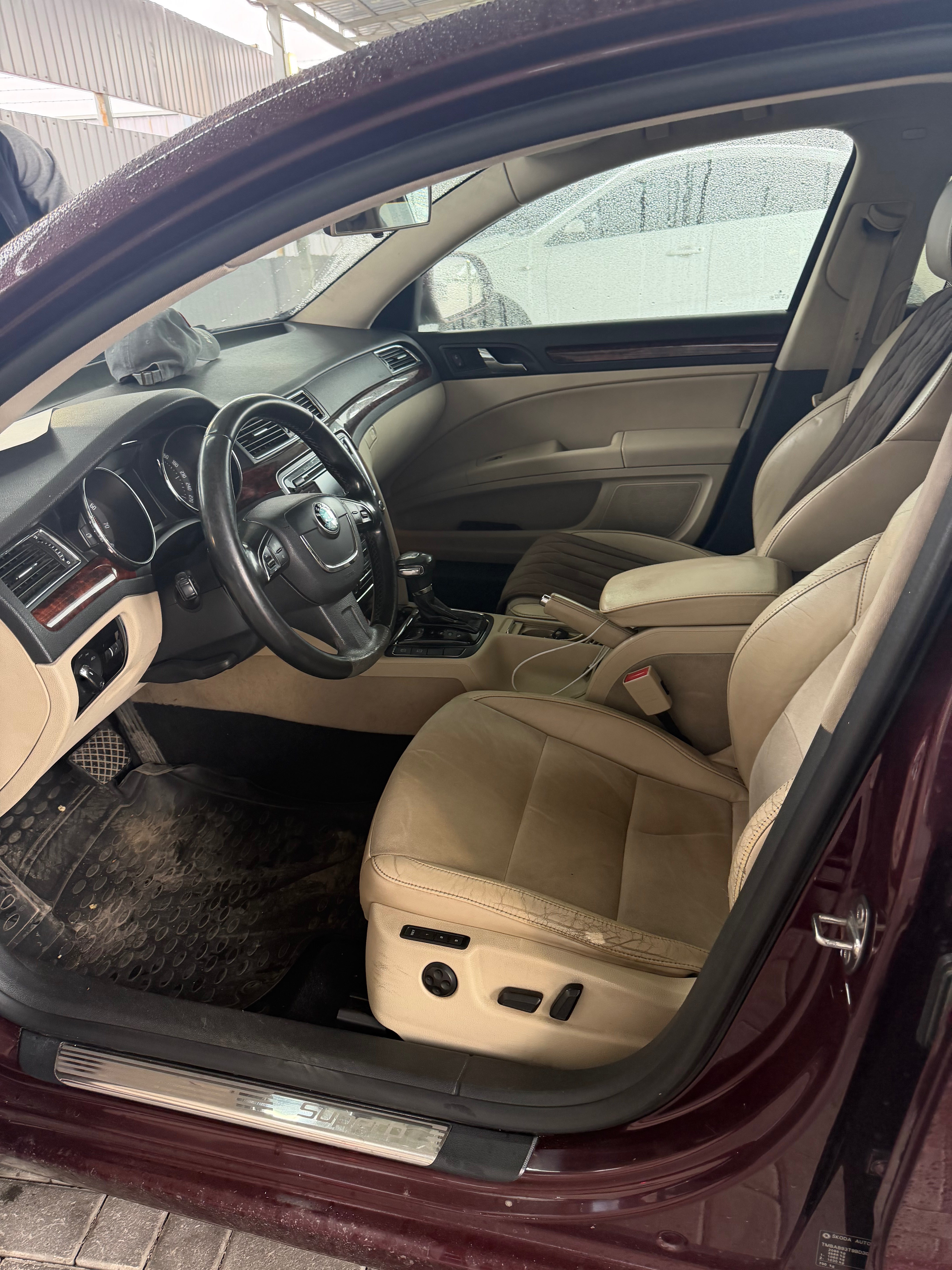 Skoda Superb 2011
