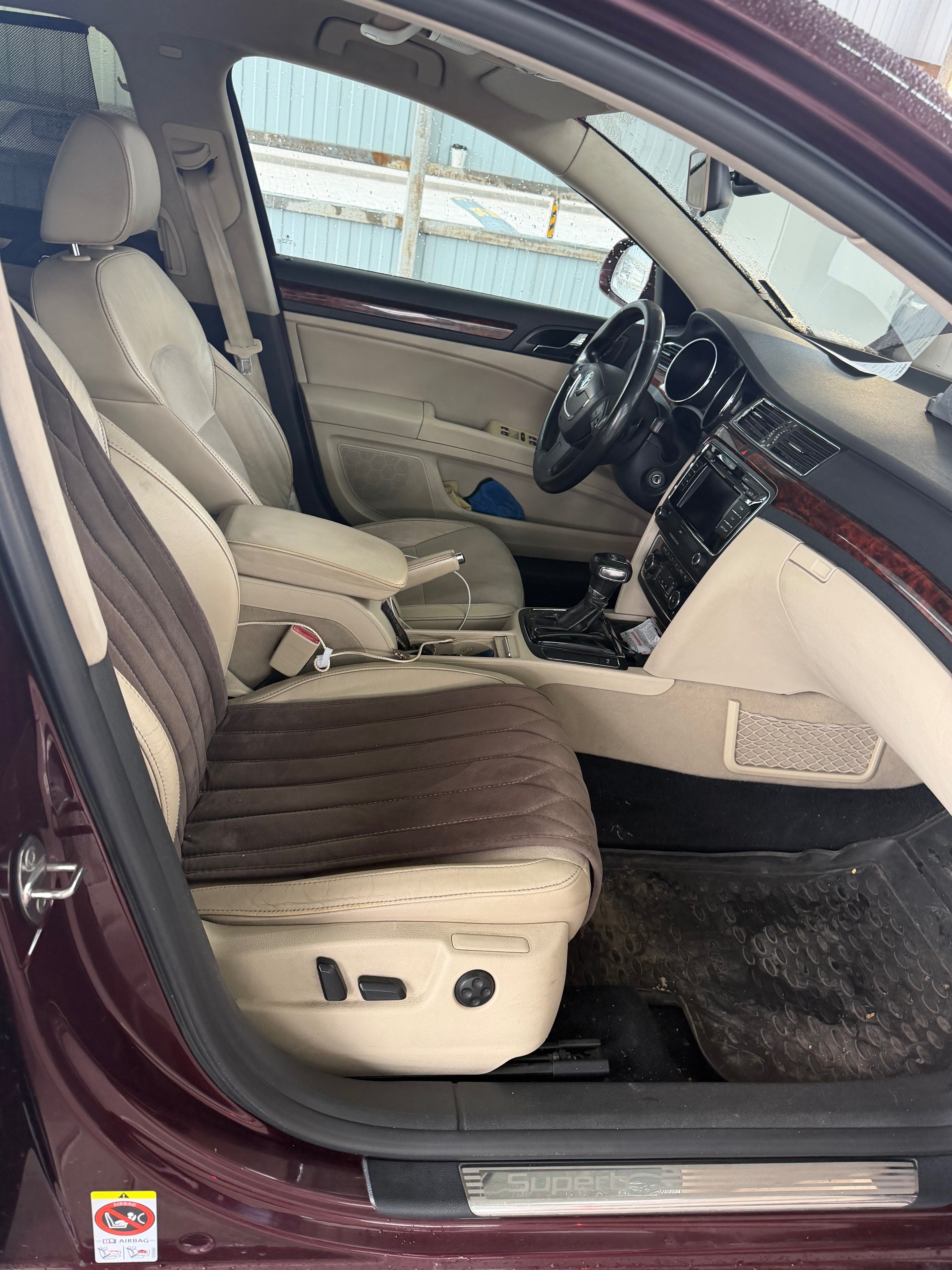Skoda Superb 2011