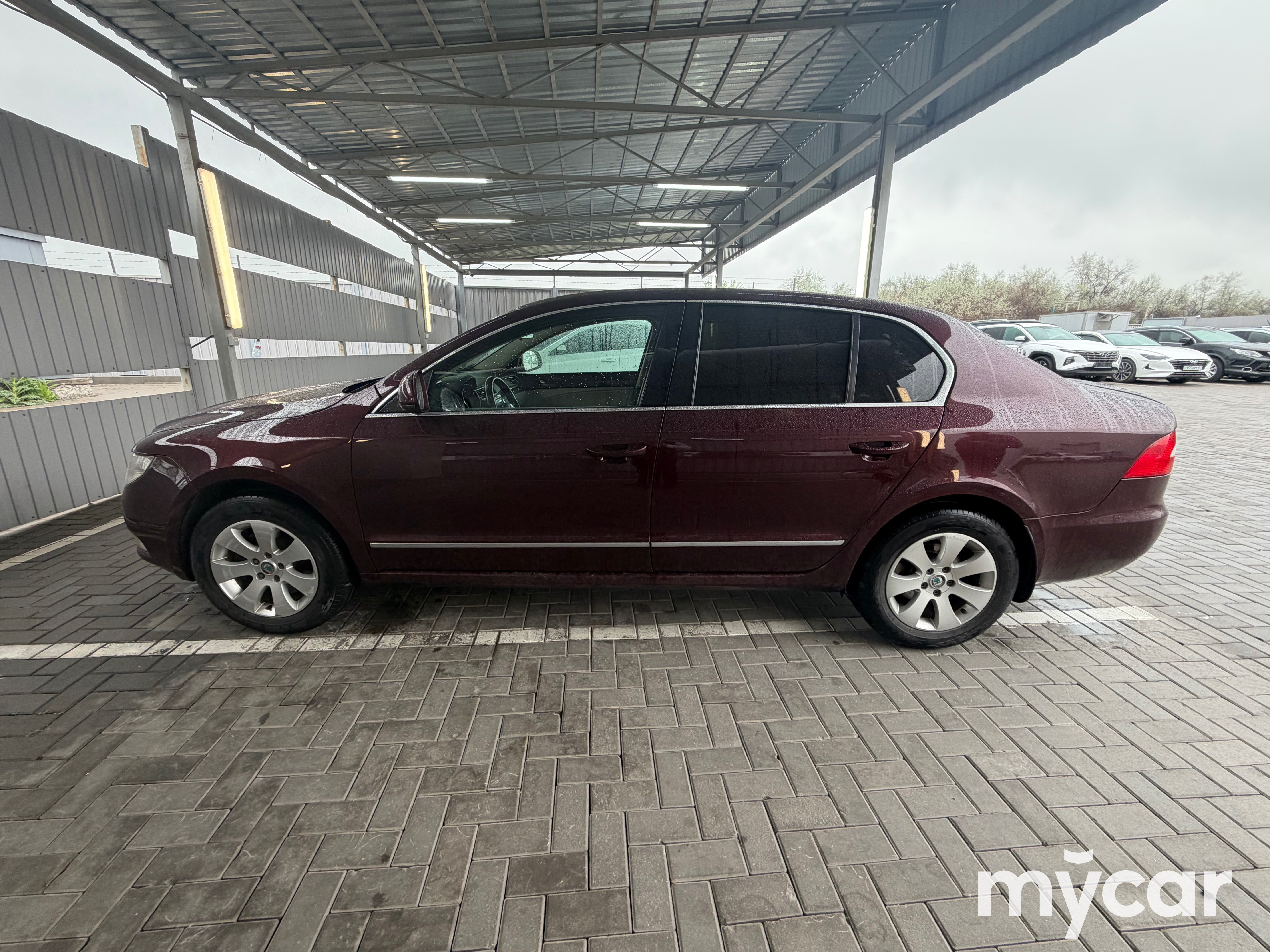Skoda Superb 2011
