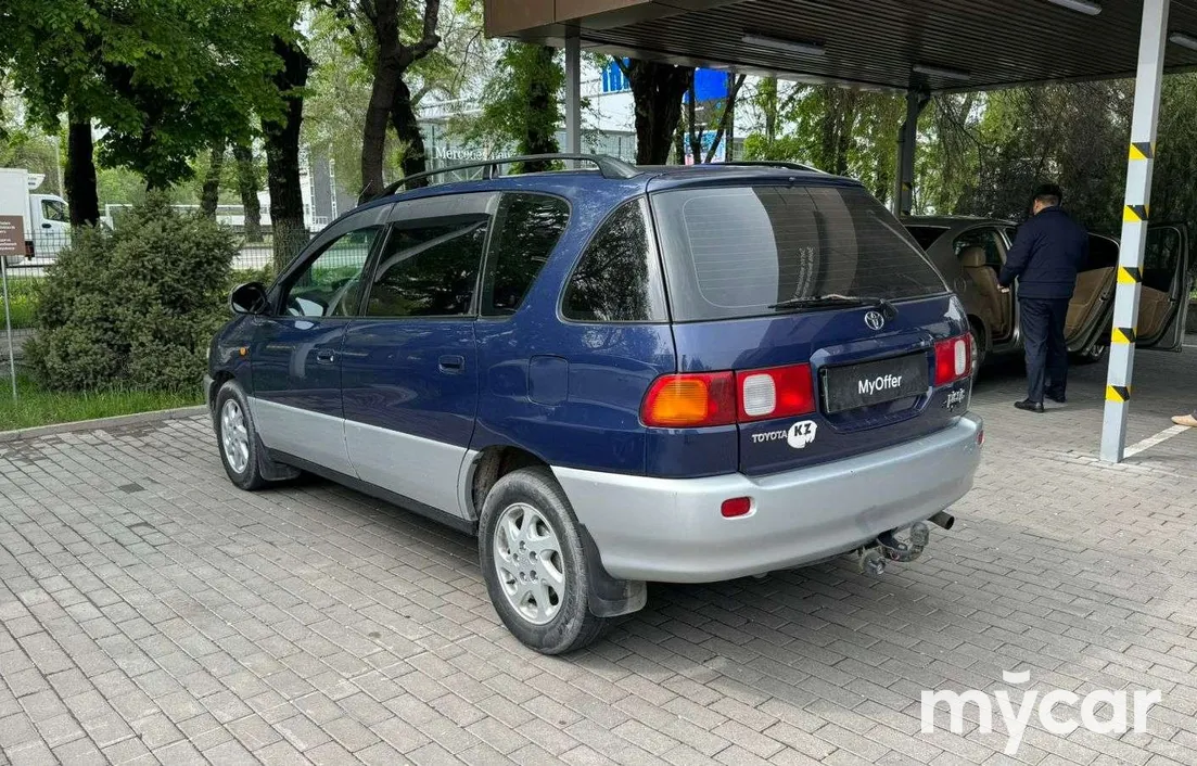 Toyota Picnic 1996