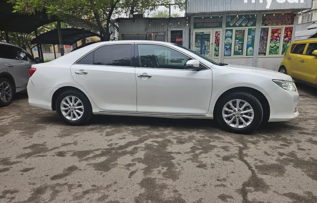 Toyota Camry 2014