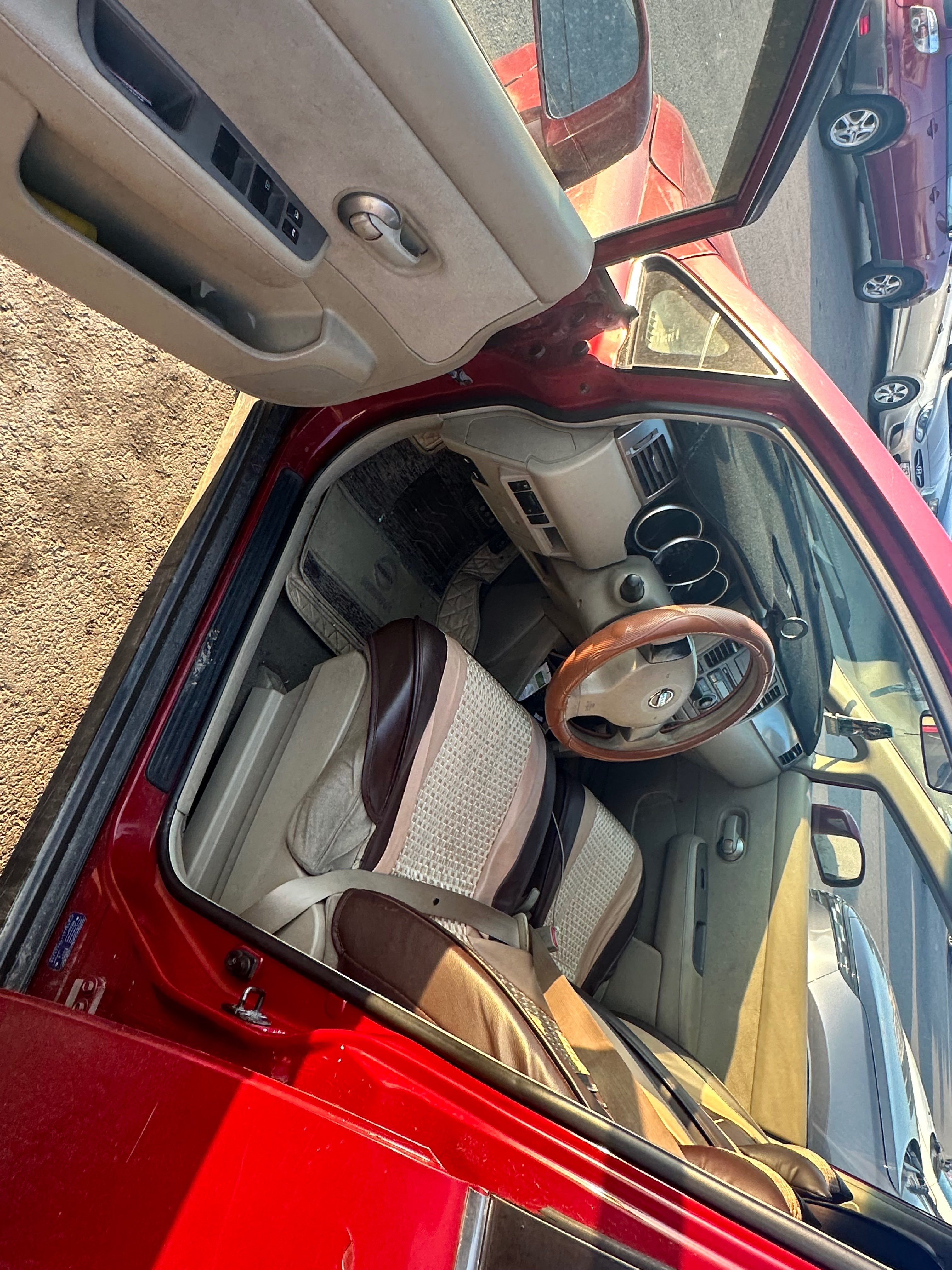 Nissan Tiida 2007