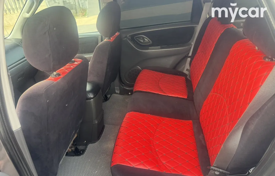 Mazda Tribute 2003