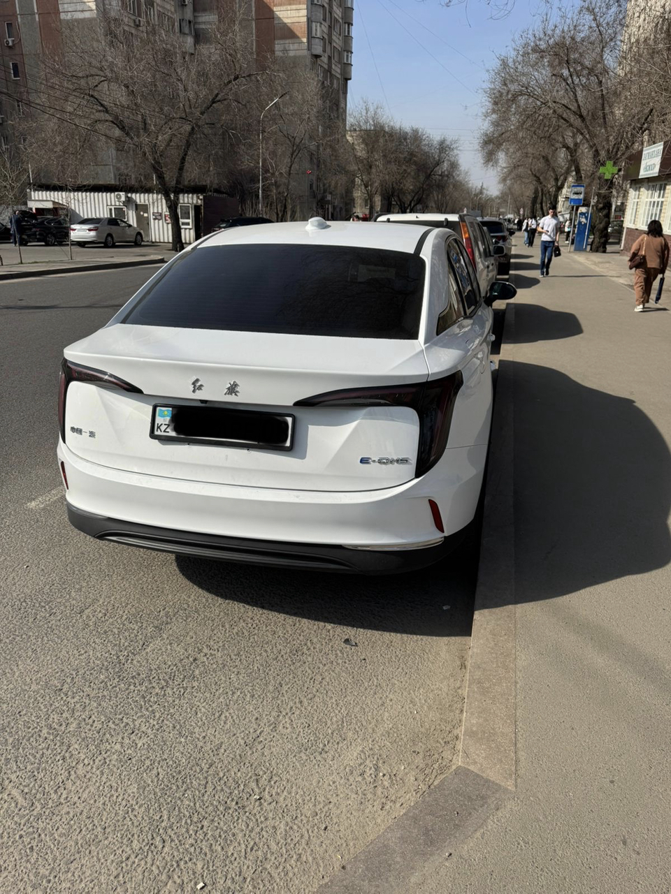 Hongqi E-QM5 2025