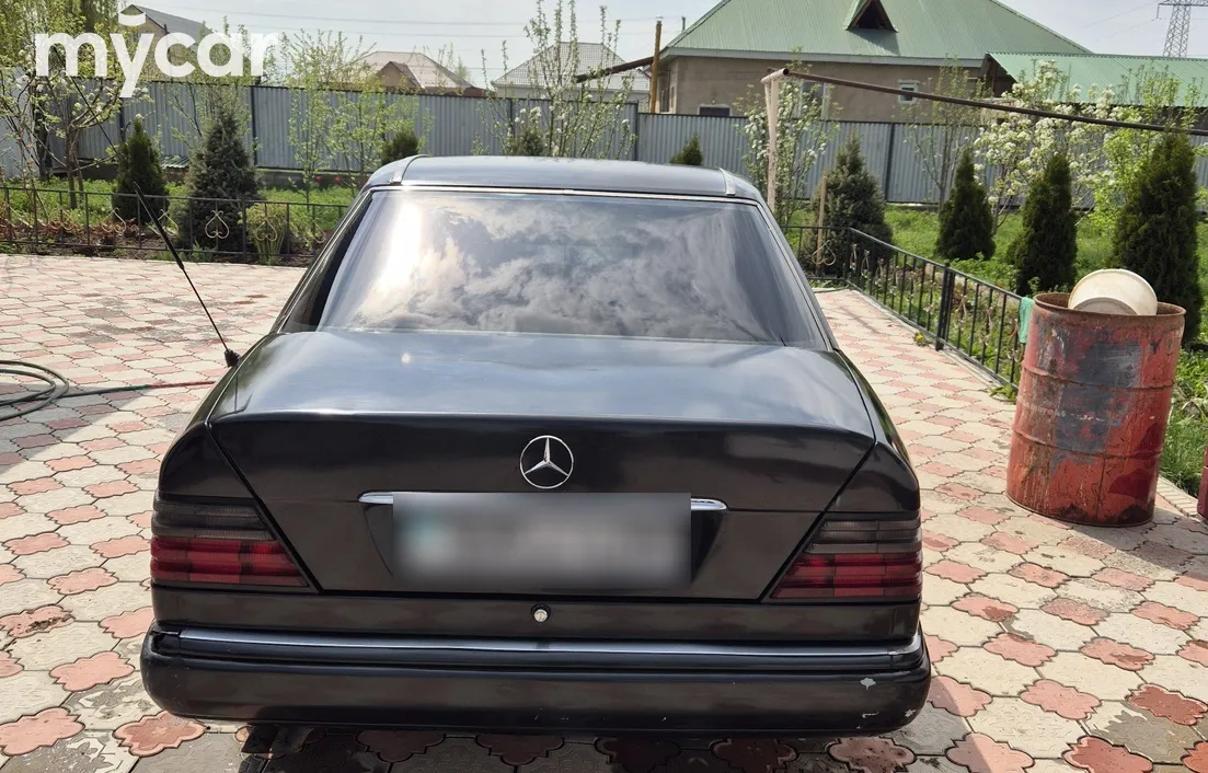 Mercedes-Benz E-Класс 1992