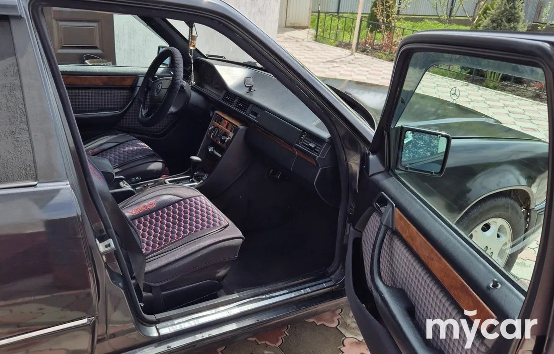 Mercedes-Benz E-Класс 1992