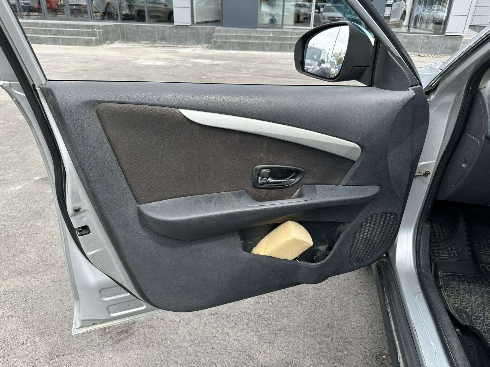 Nissan Almera 2014