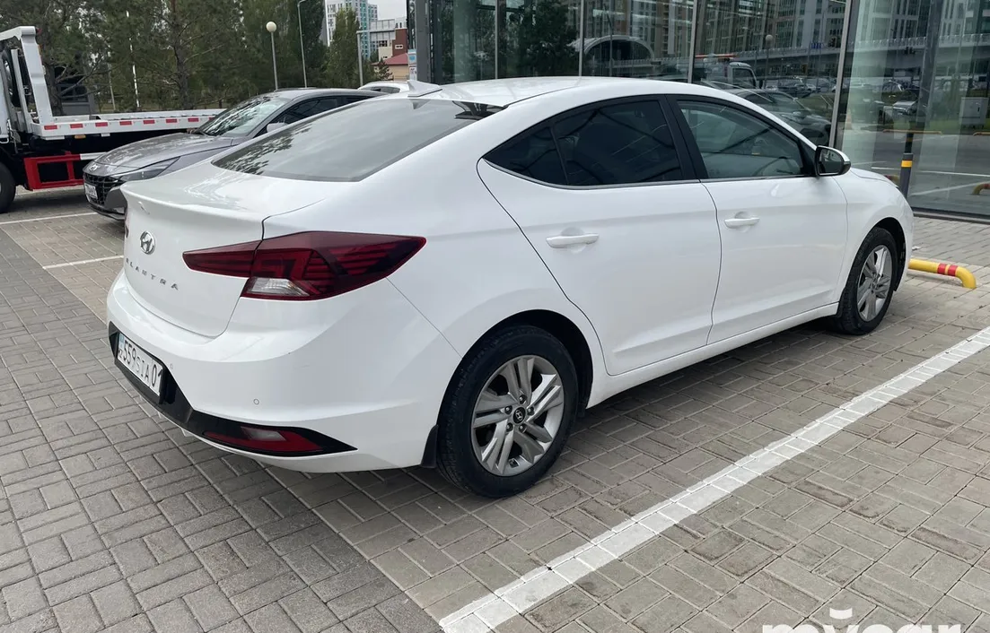 Hyundai Elantra 2020